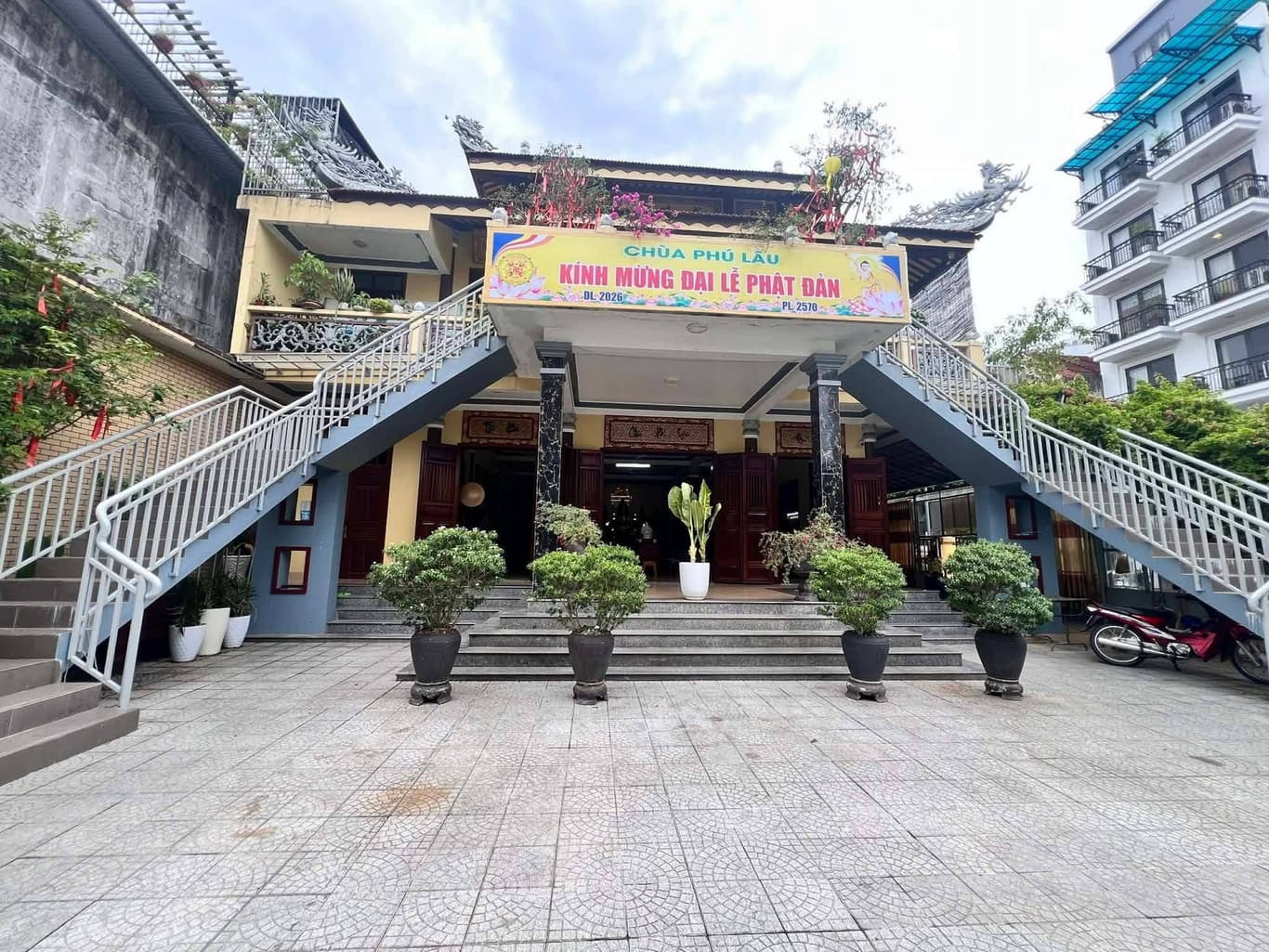Cúng dường mùa An Cư Kiết Hạ — 98