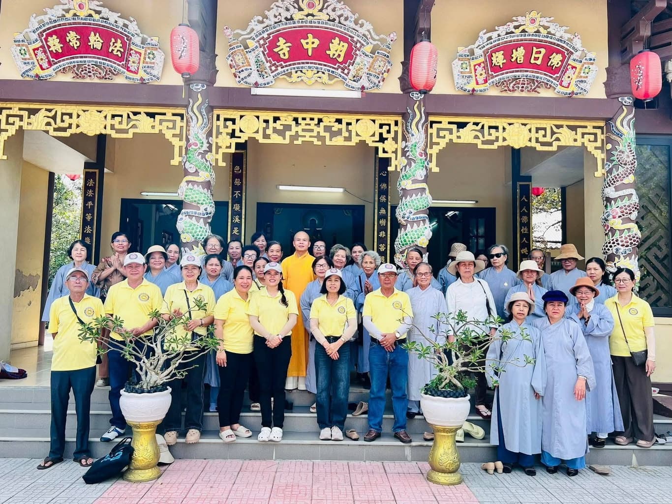 Cúng dường mùa An Cư Kiết Hạ — 76