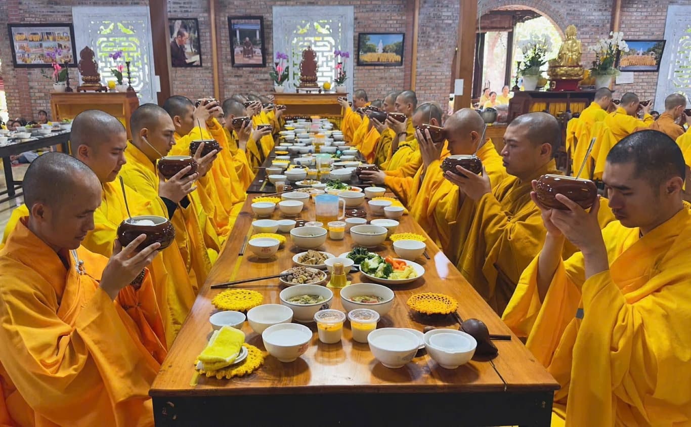 Cúng dường mùa An Cư Kiết Hạ — 19