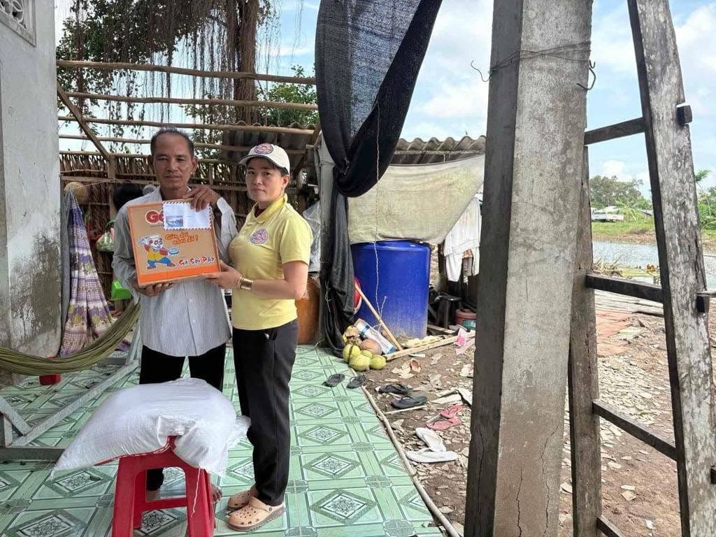 Giúp nạn nhân lốc xoáy — 8