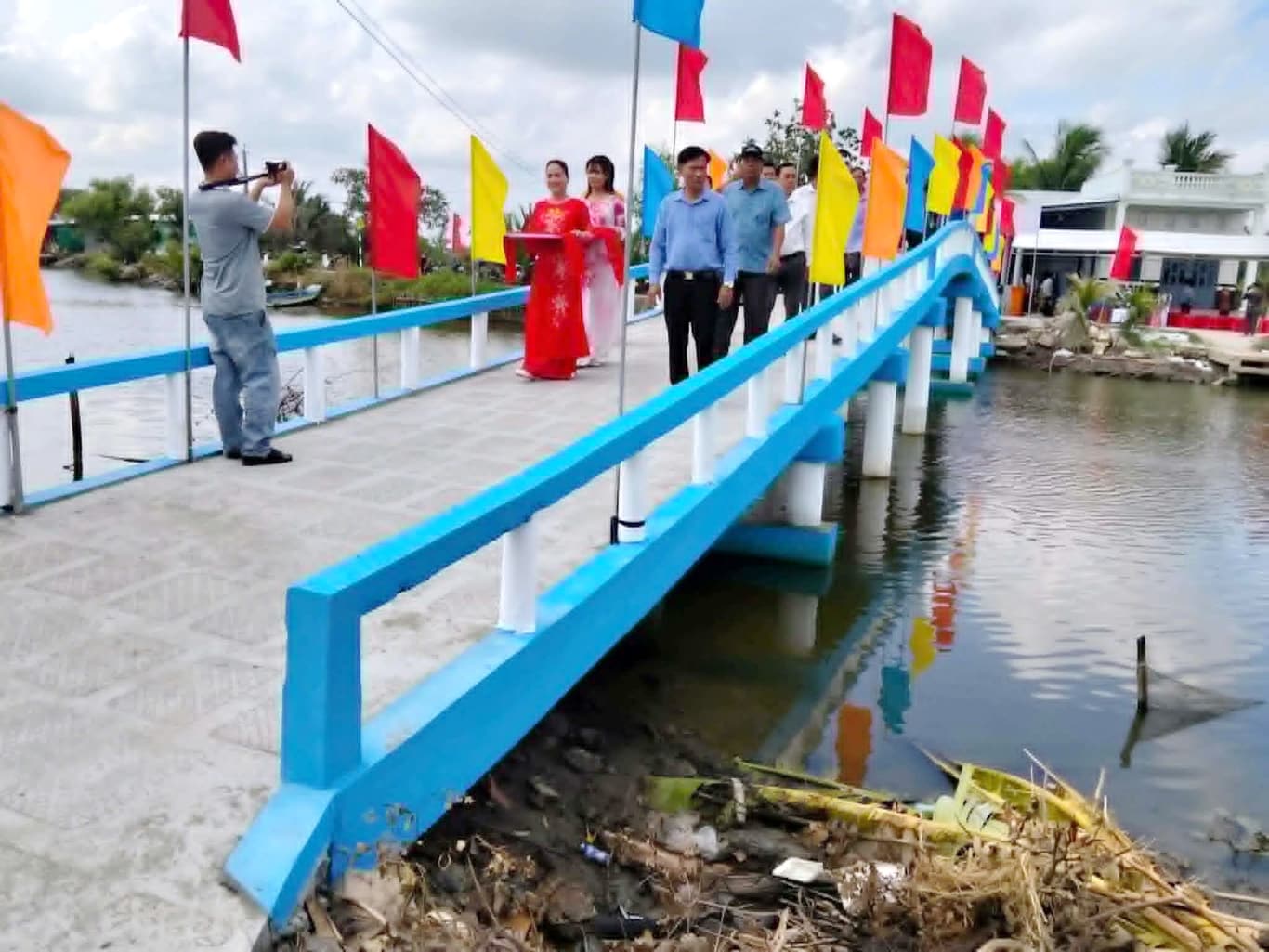 Hình ảnh xây cầu tại Cà Mau