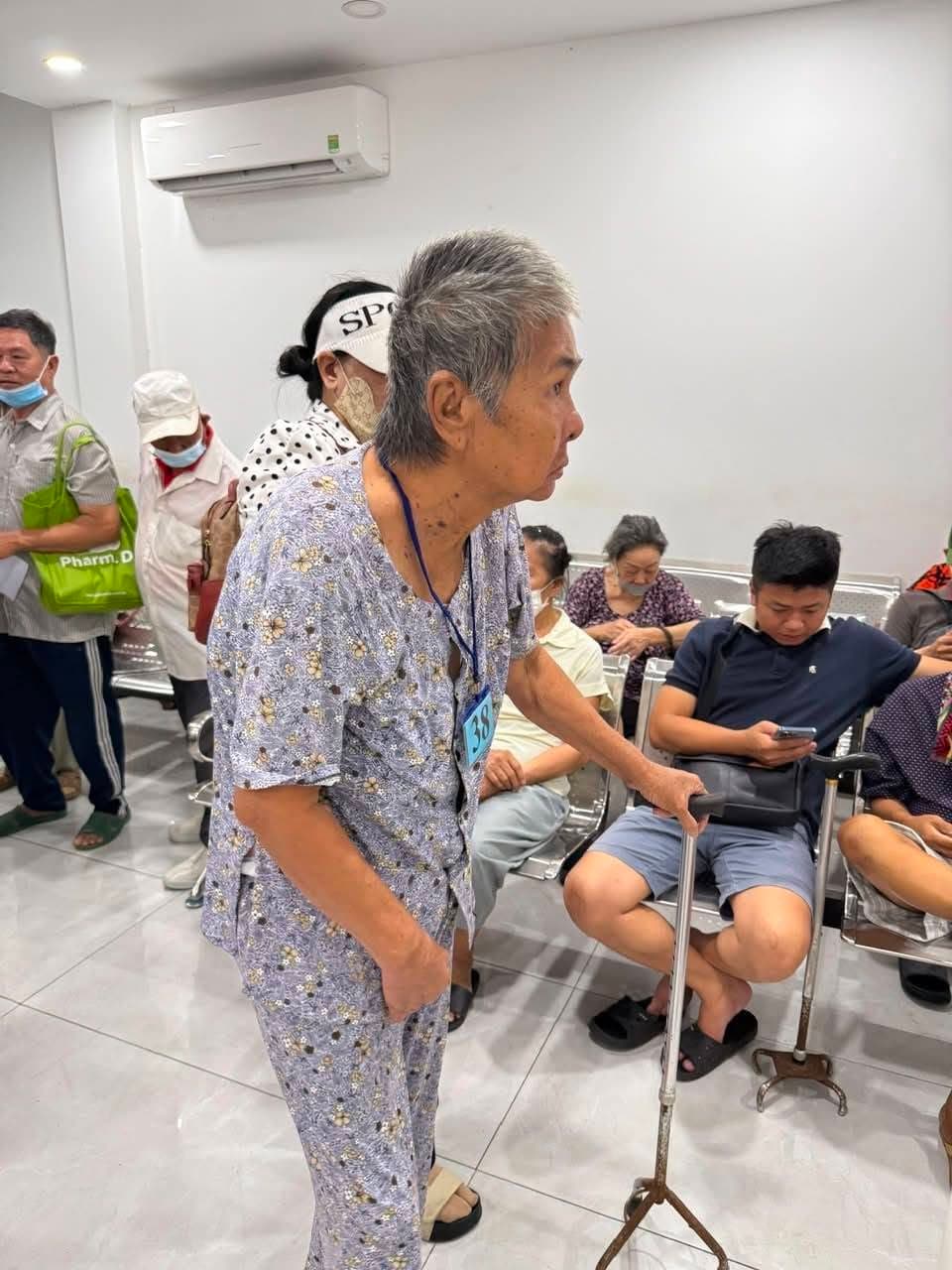 Mổ mắt từ thiện — 13