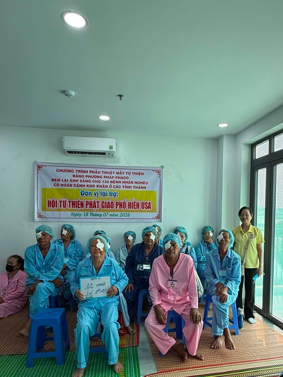 Mổ mắt từ thiện — 36