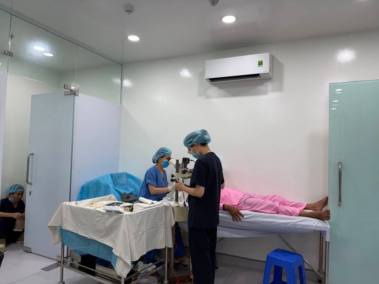 Mổ mắt từ thiện — 6