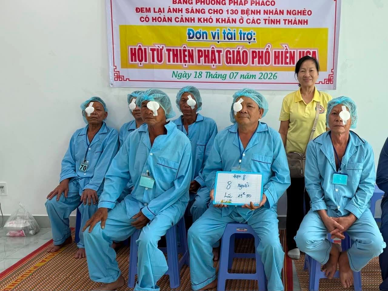 Mổ mắt từ thiện — 19