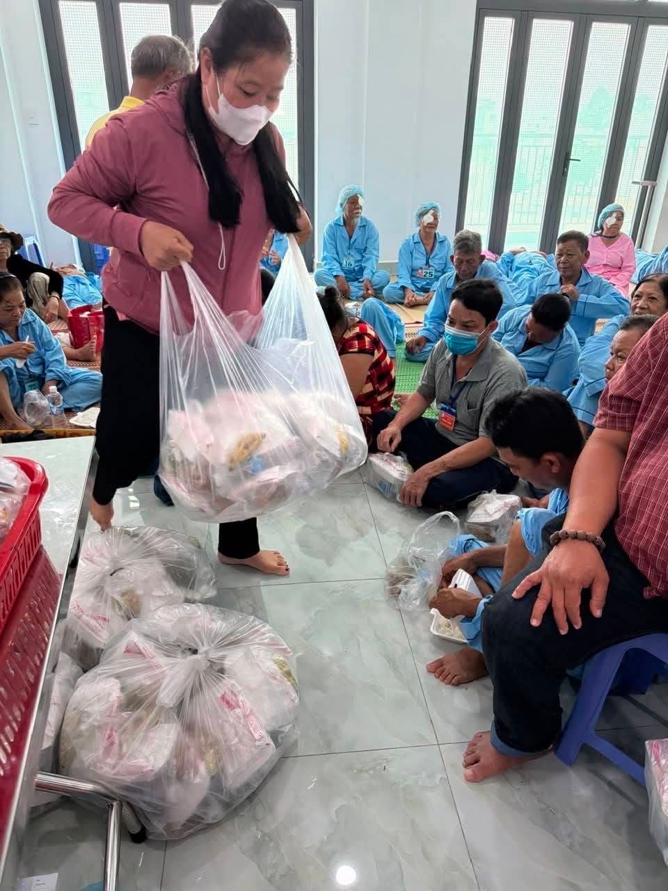 Mổ mắt từ thiện — 16