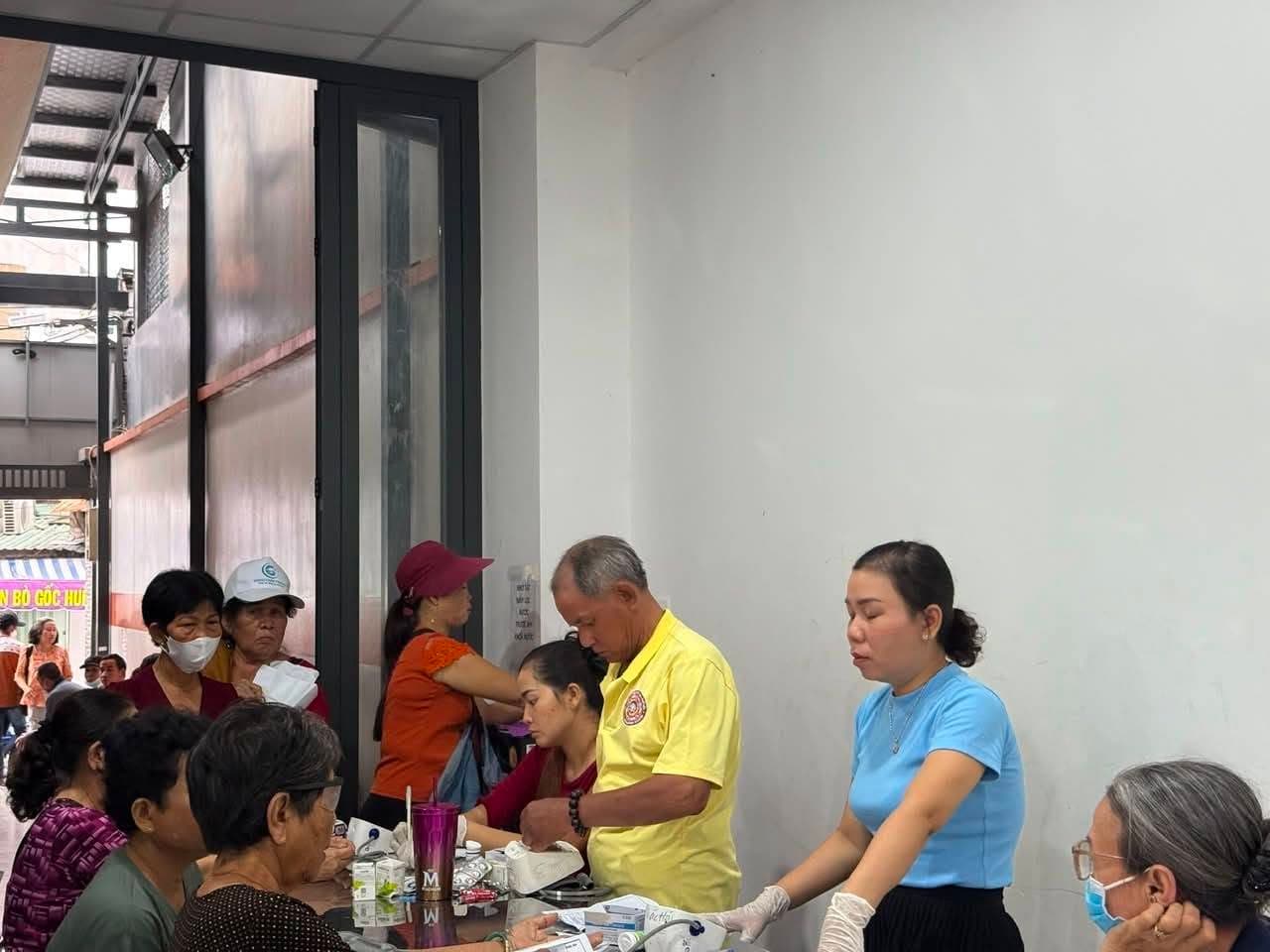 Mổ mắt từ thiện — 8