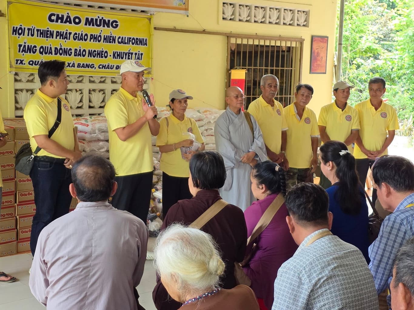 Từ thiện mùa Phật đản — 5