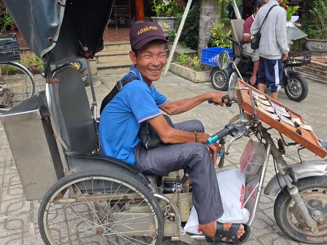 Từ thiện mùa Phật đản — 15