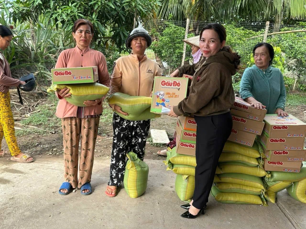 Từ thiện mùa Phật đản — 28