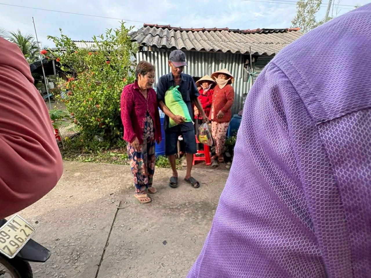 Từ thiện mùa Phật đản — 26