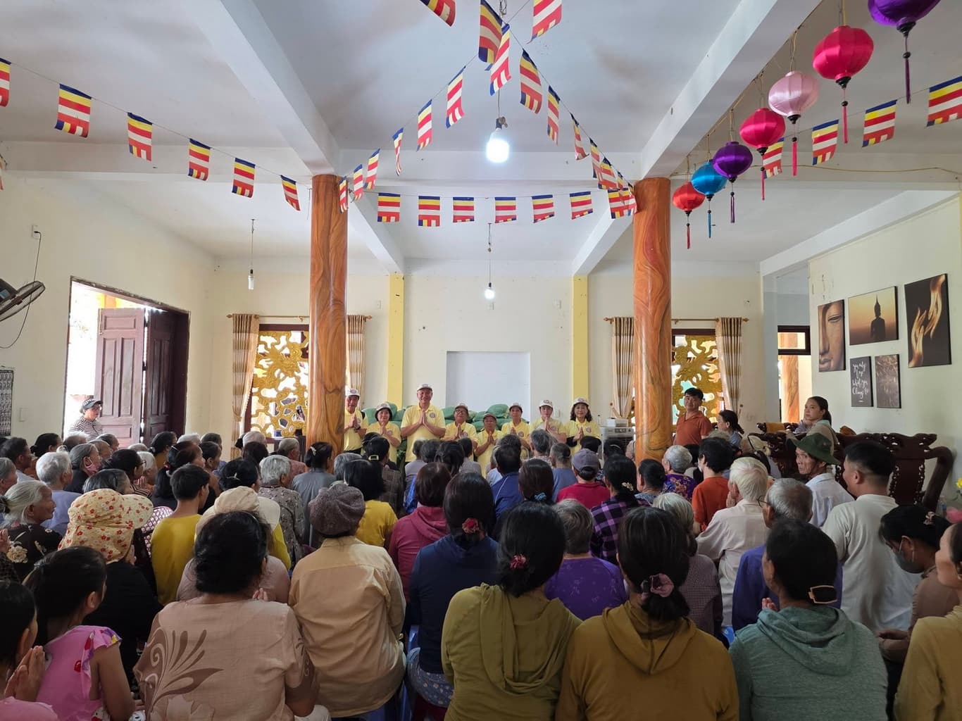 Từ thiện mùa Phật đản — 3