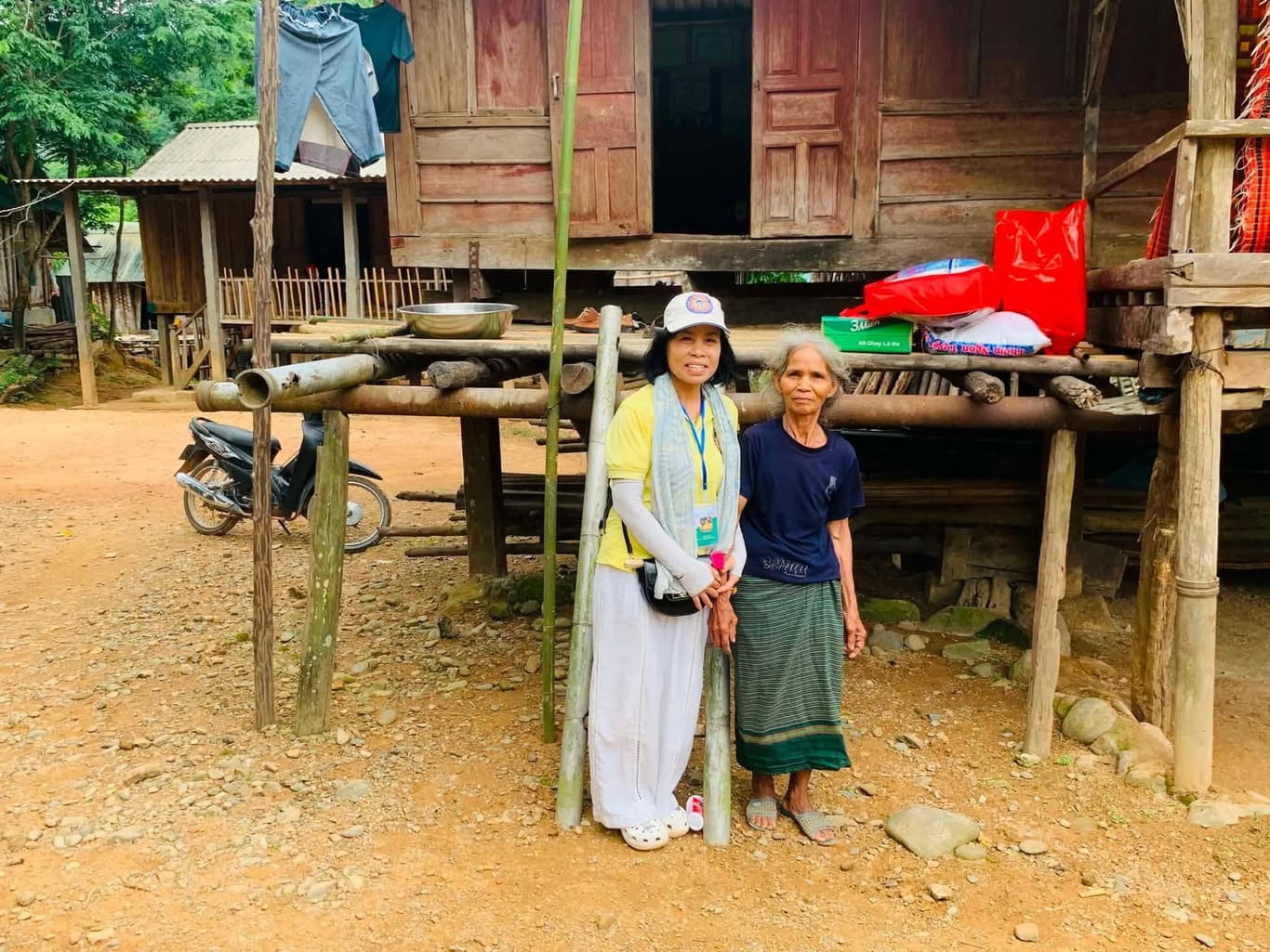 Từ thiện mùa Phật đản — 26