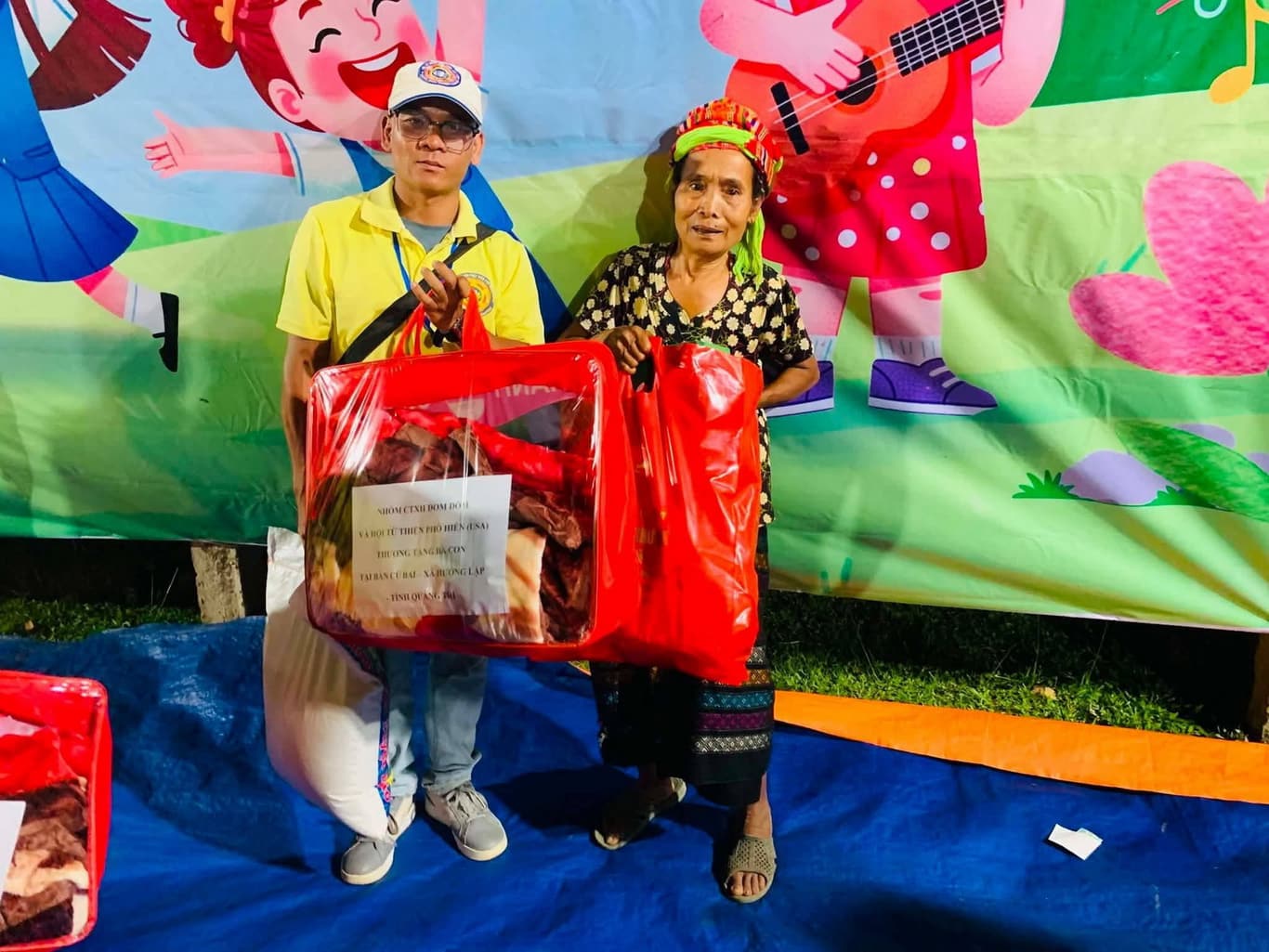 Từ thiện mùa Phật đản — 30