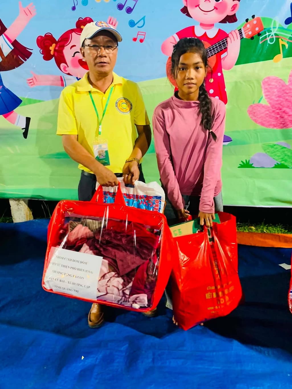 Từ thiện mùa Phật đản — 31