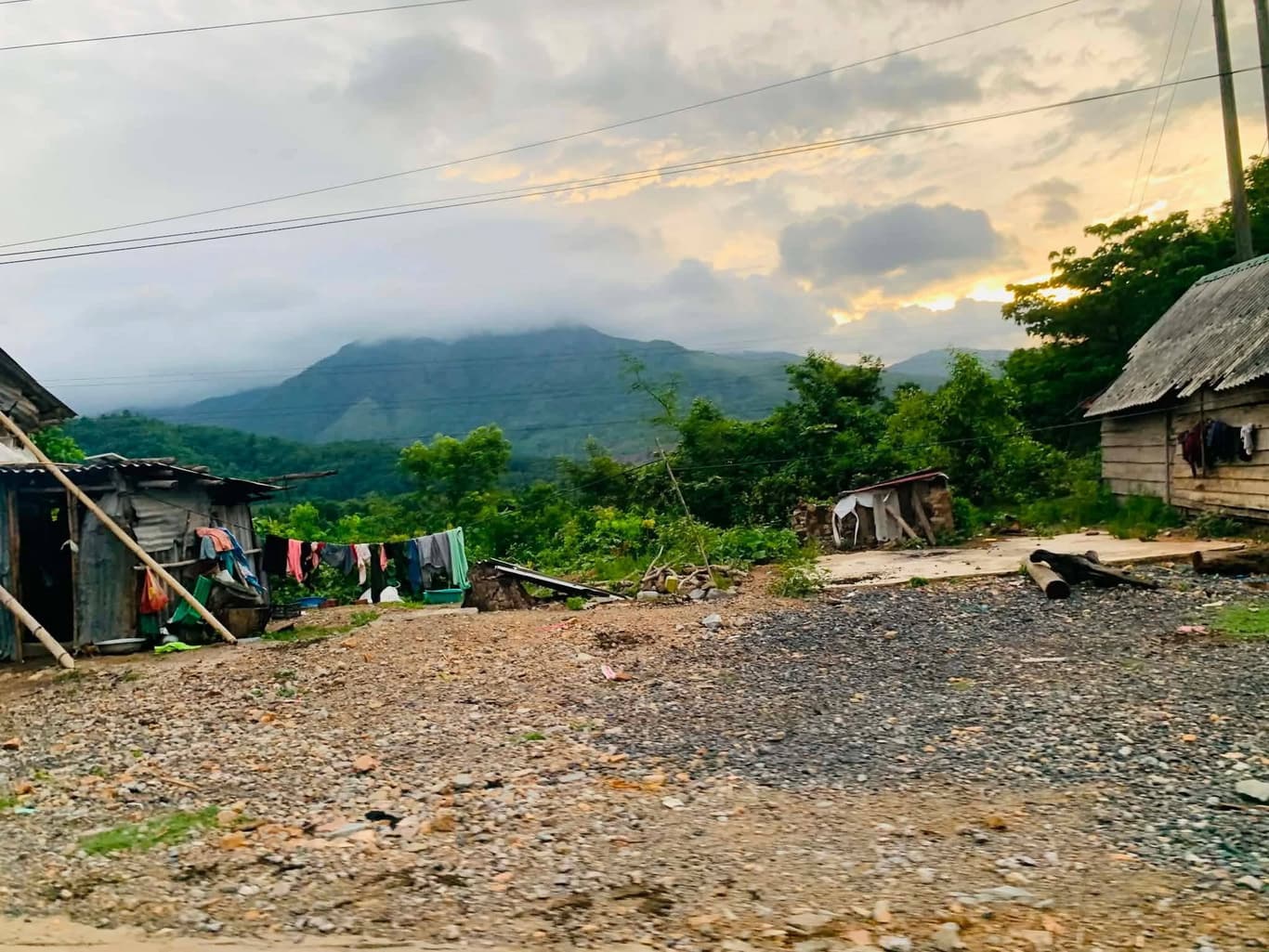 Từ thiện mùa Phật đản — 16