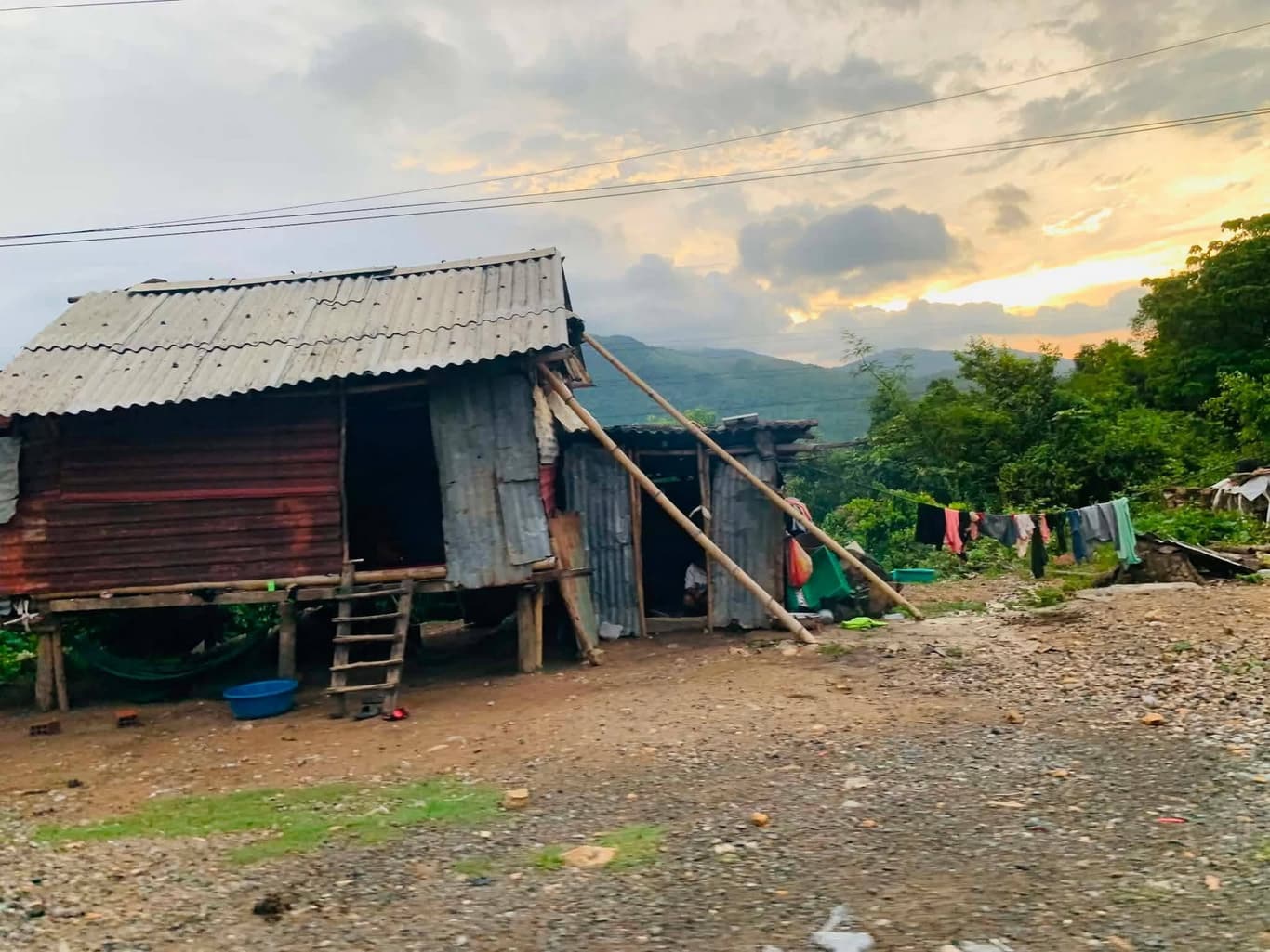 Từ thiện mùa Phật đản — 17
