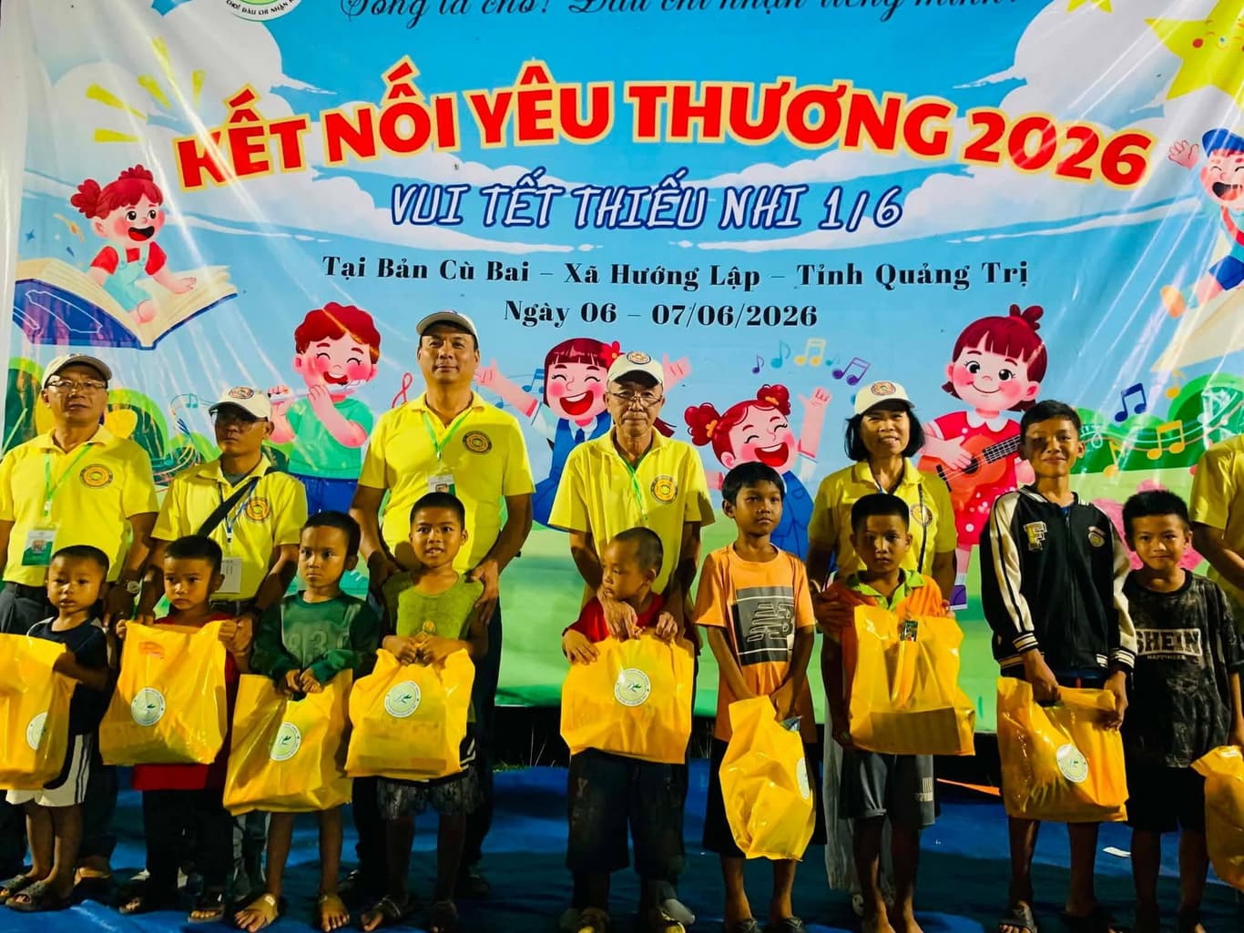 Từ thiện mùa Phật đản — 34