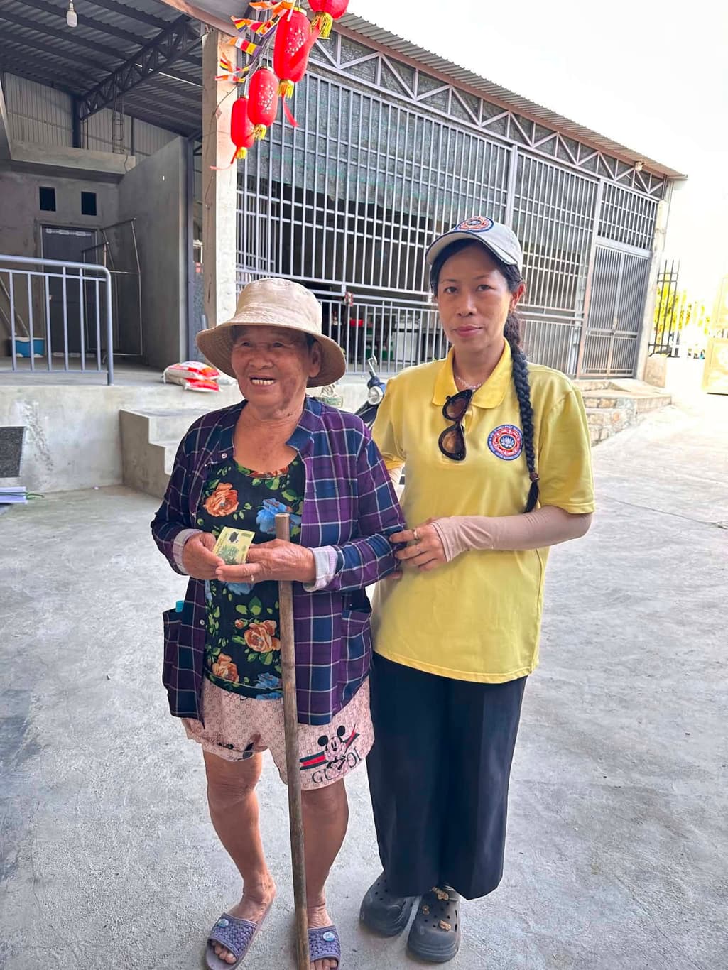 Từ thiện mùa Phật đản — 26