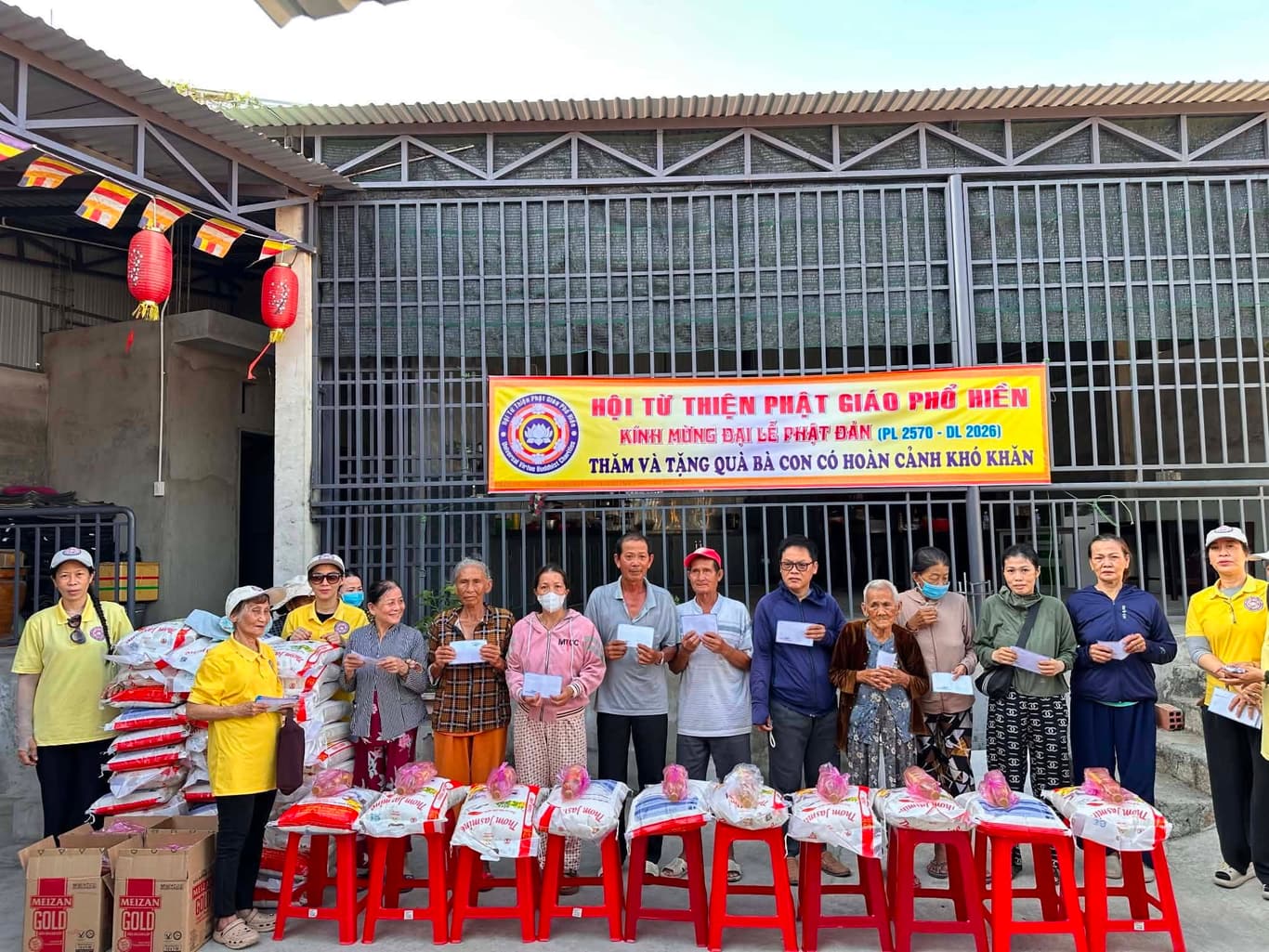 Từ thiện mùa Phật đản — 23