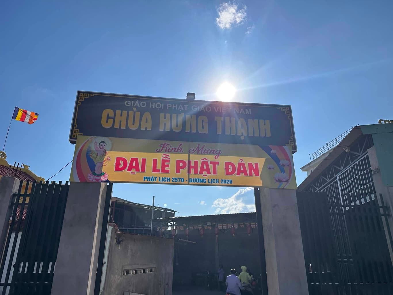 Từ thiện mùa Phật đản — 15