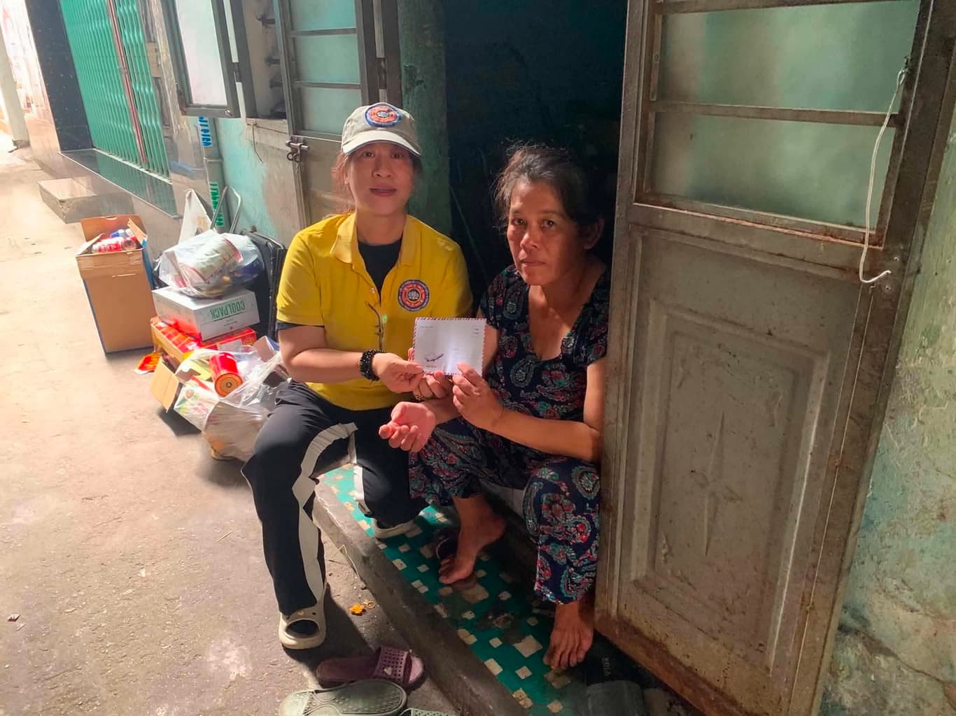 Từ thiện mùa Phật đản — 79