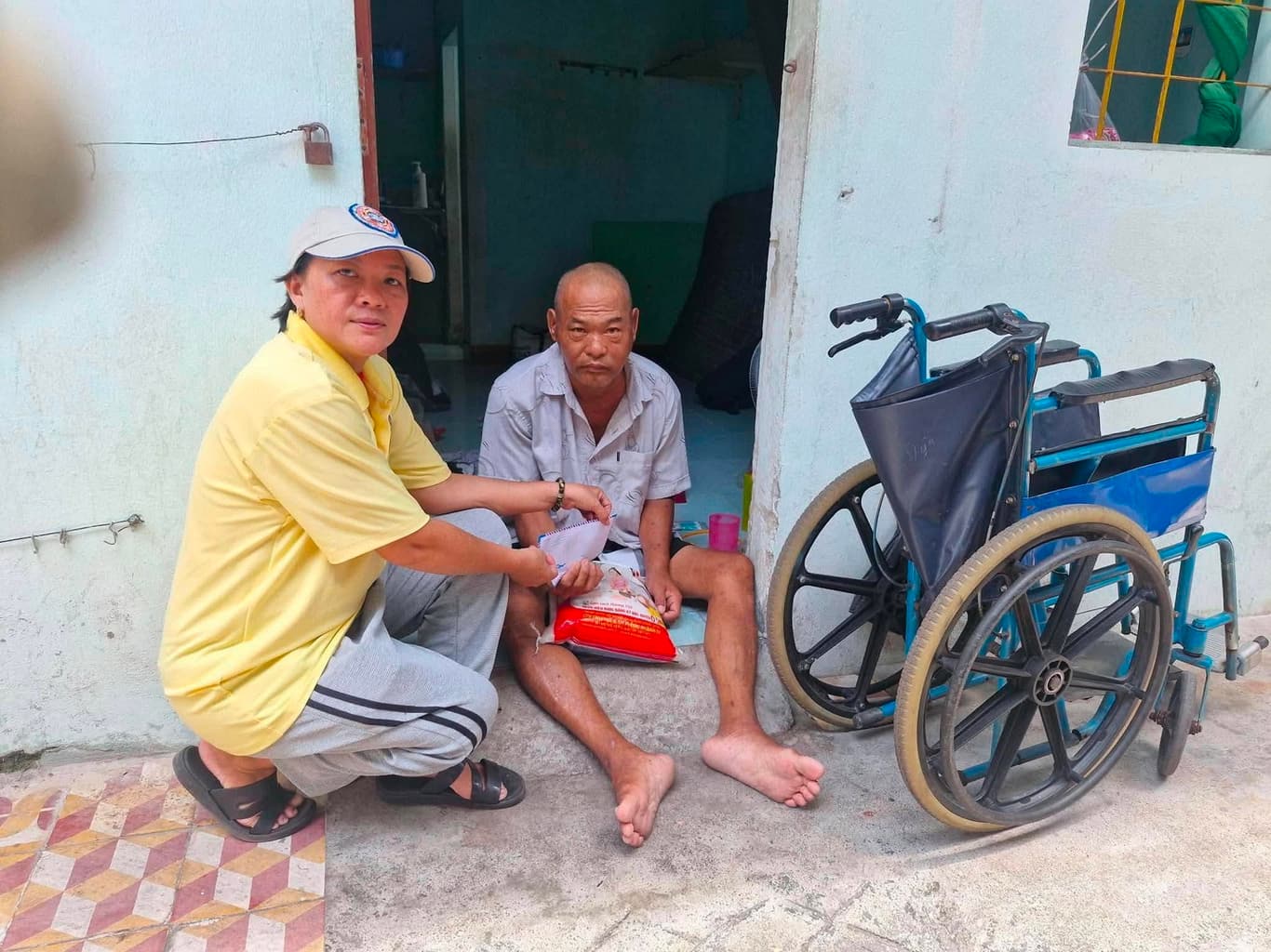 Từ thiện mùa Phật đản — 69