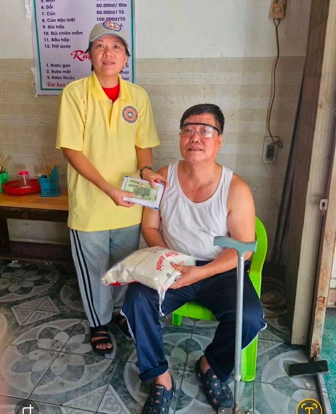 Từ thiện mùa Phật đản — 65