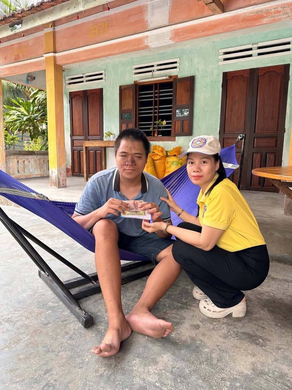 Từ thiện mùa Phật đản — 50