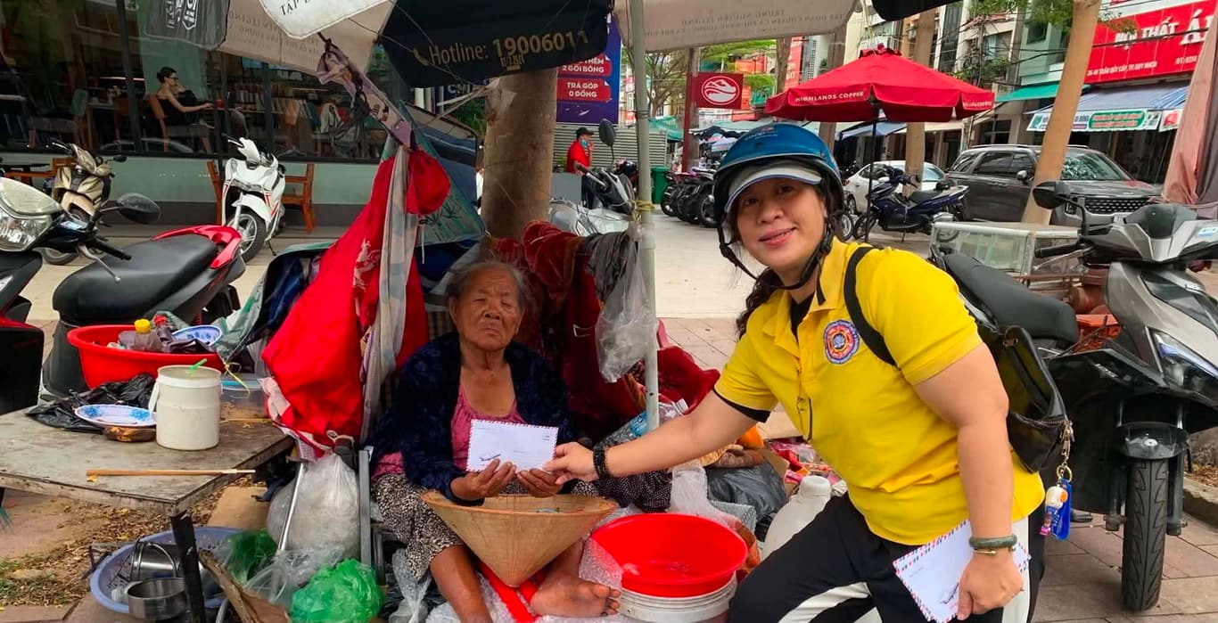 Từ thiện mùa Phật đản — 44