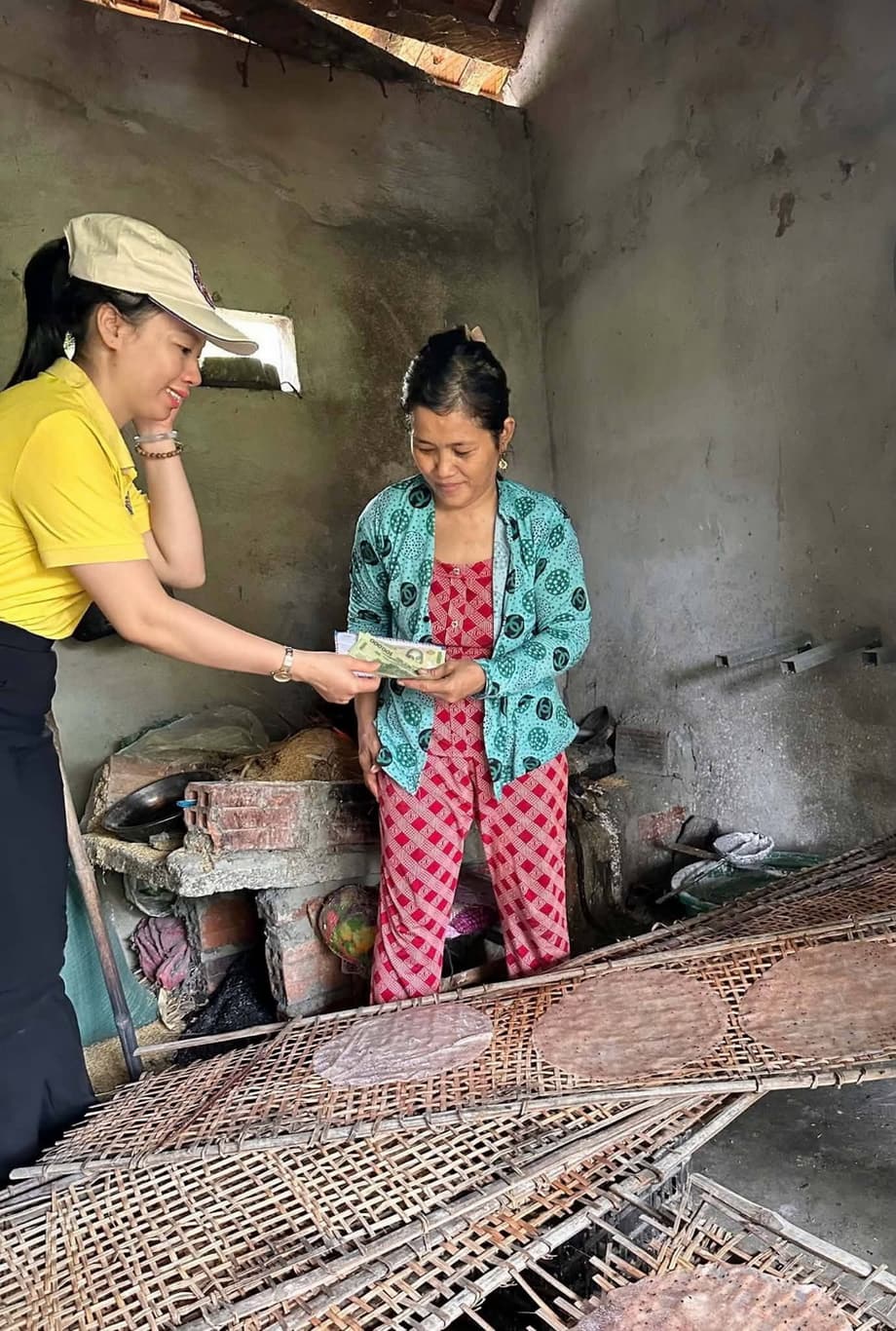 Từ thiện mùa Phật đản — 36
