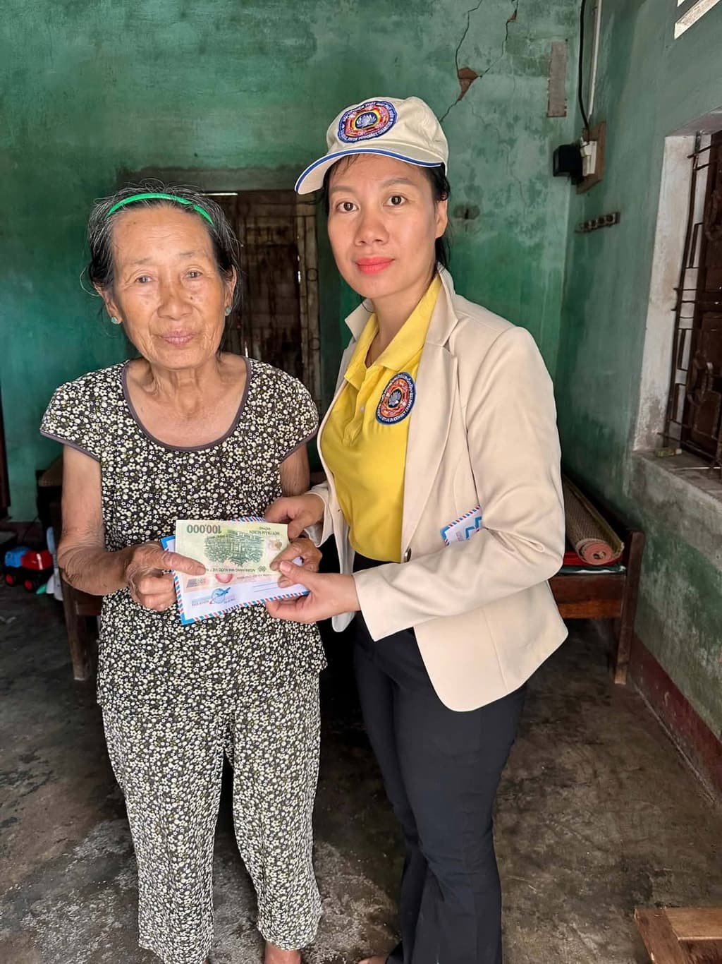 Từ thiện mùa Phật đản — 30