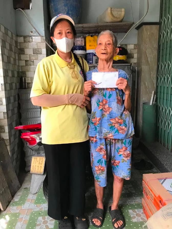 Từ thiện mùa Phật đản — 29