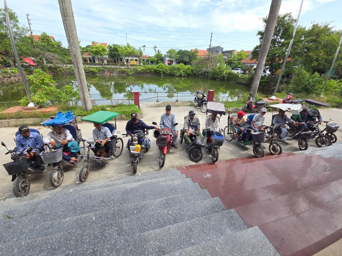 Từ thiện mùa Phật đản — 13