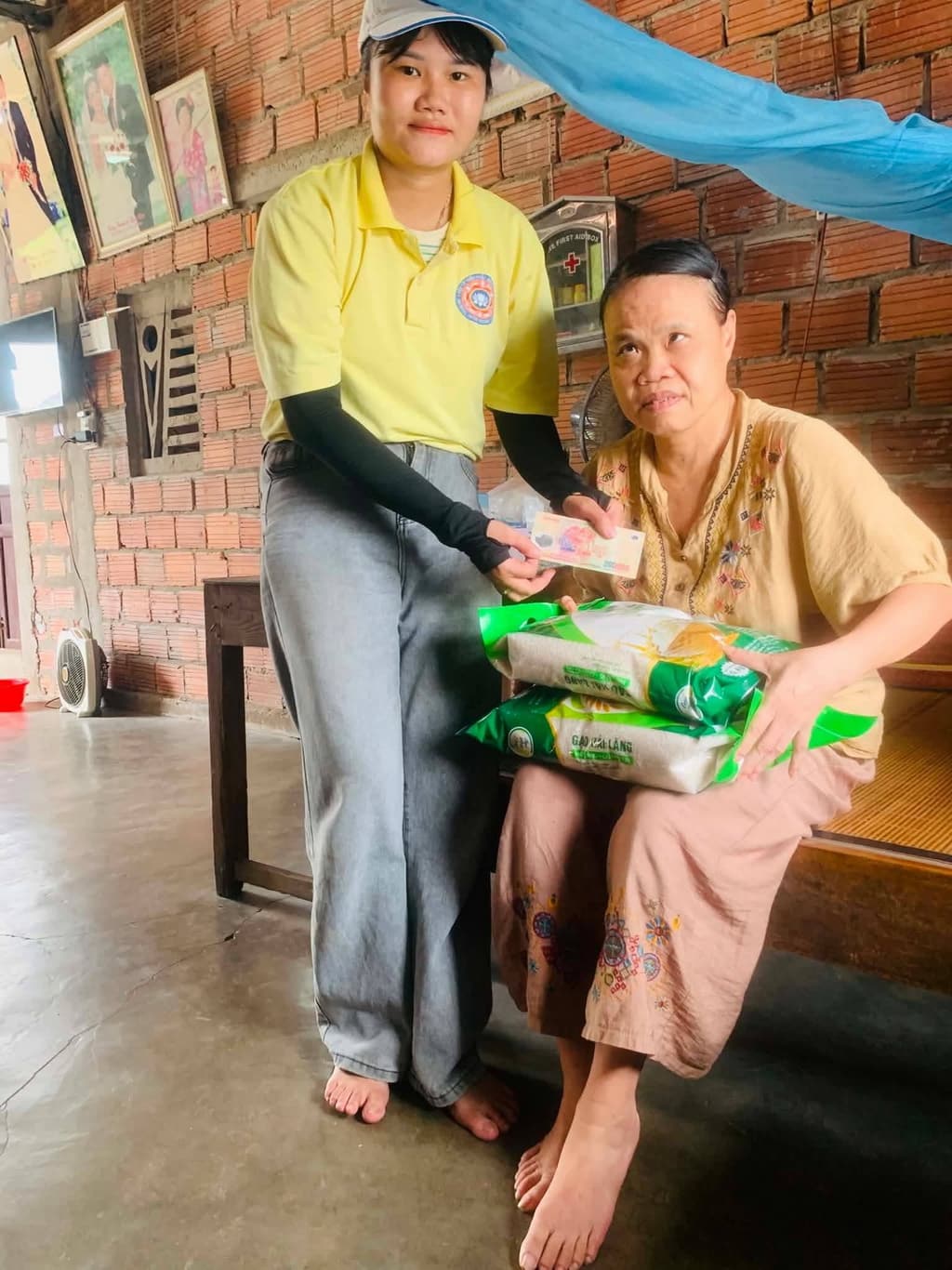 Từ thiện mùa Phật đản — 67