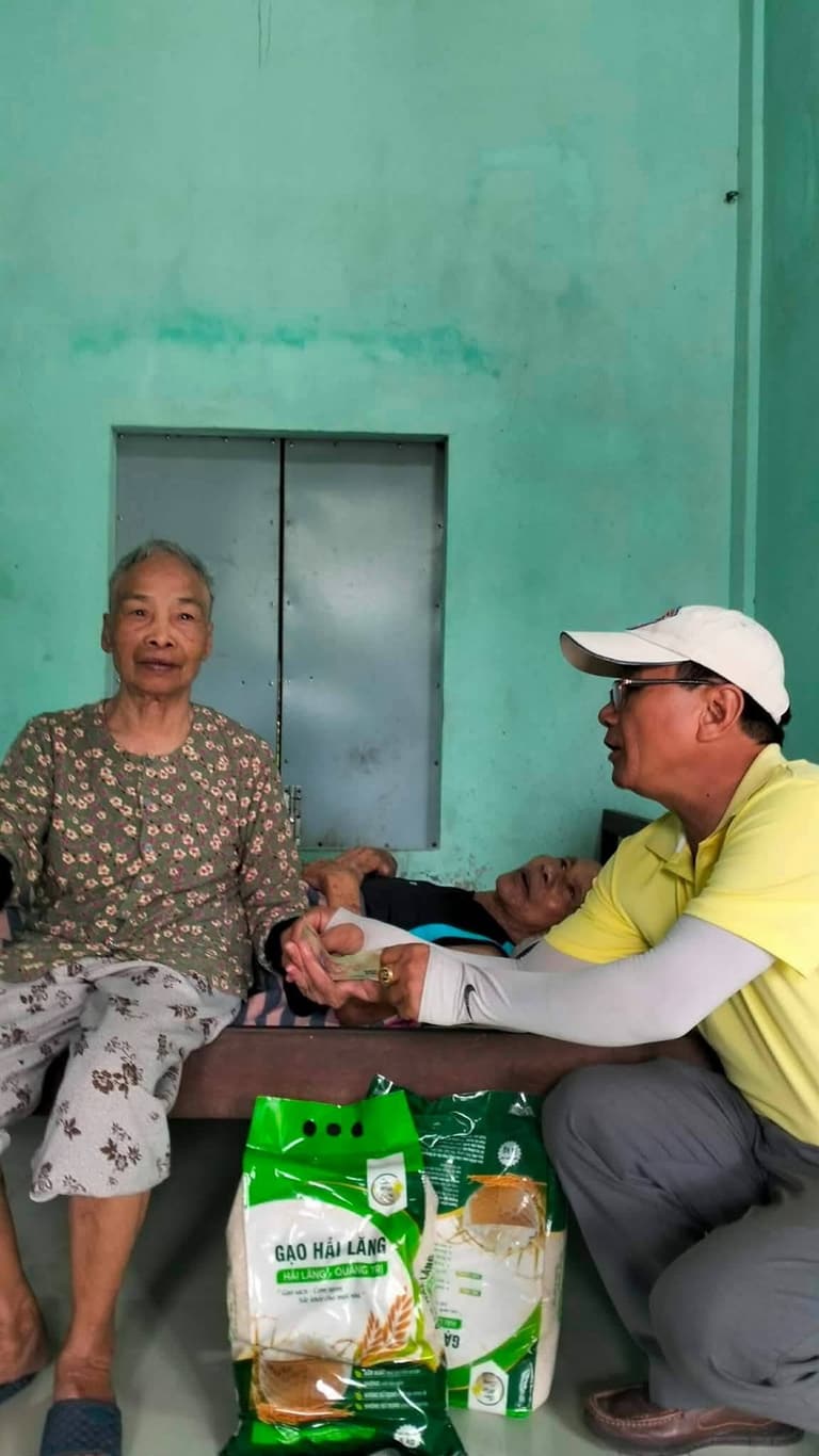 Từ thiện mùa Phật đản — 59