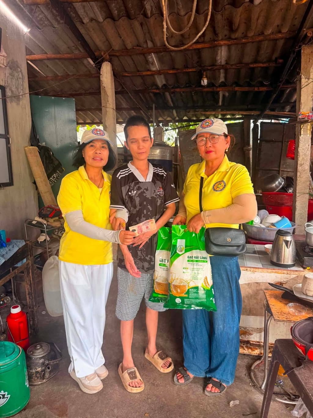 Từ thiện mùa Phật đản — 58