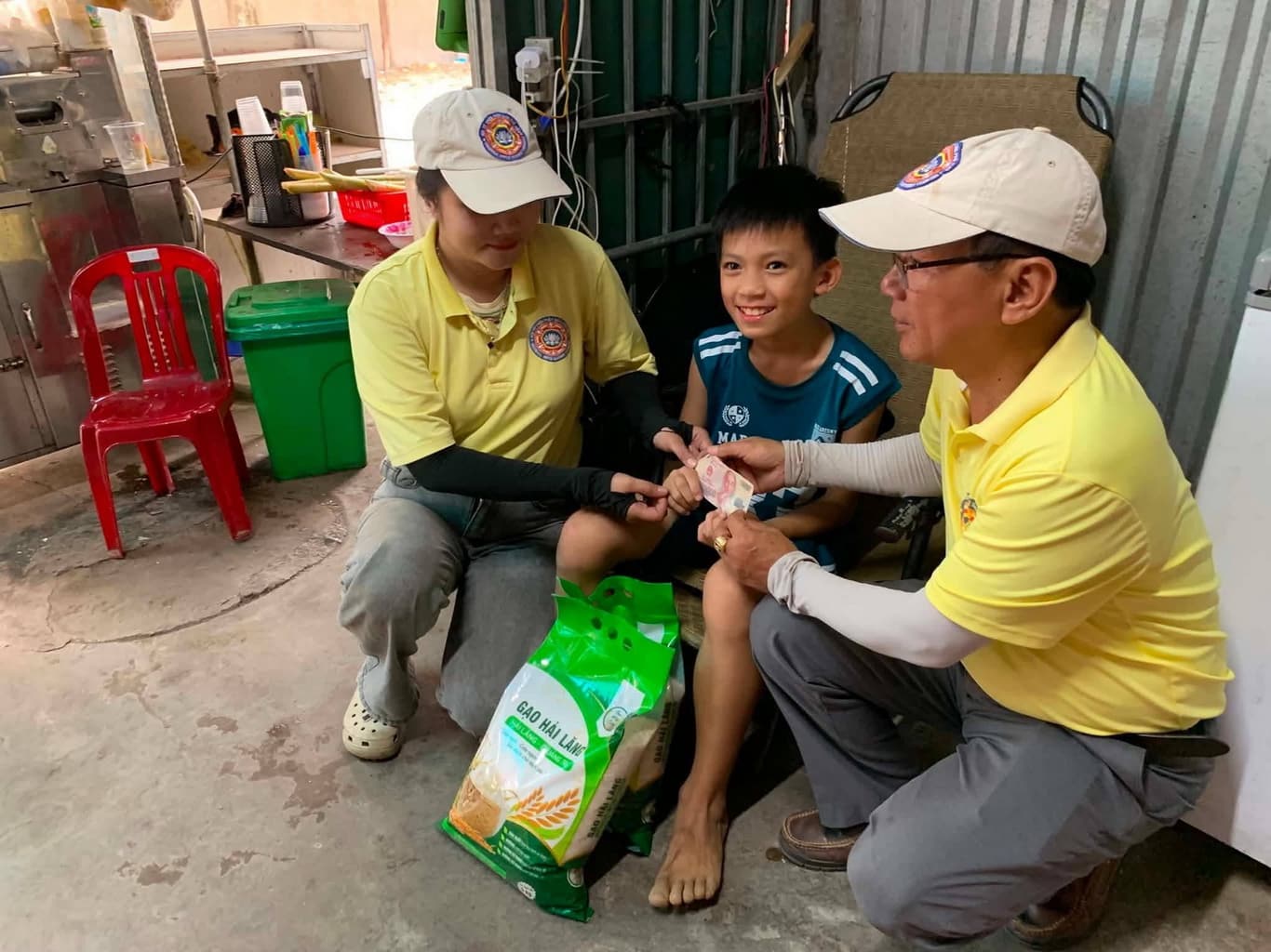 Từ thiện mùa Phật đản — 57
