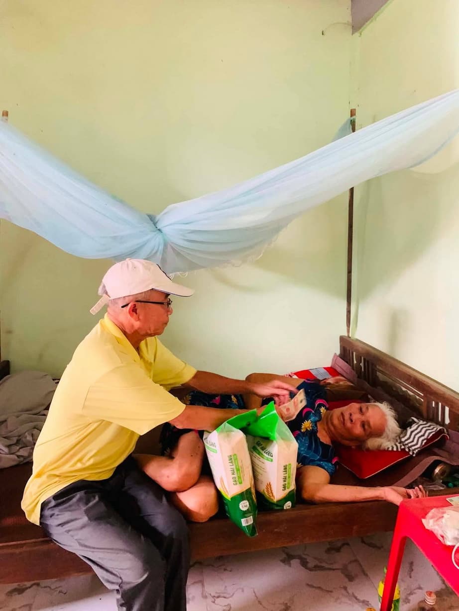 Từ thiện mùa Phật đản — 131