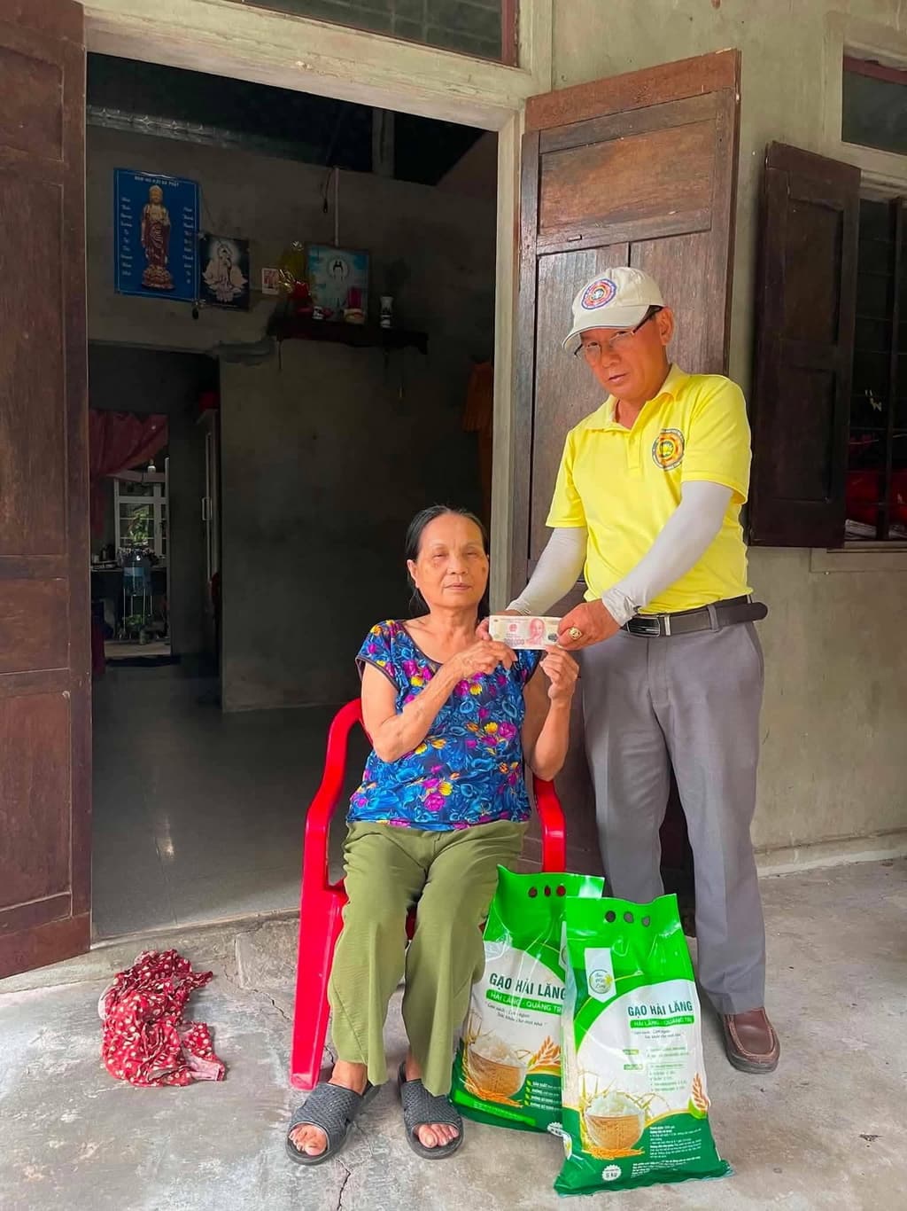 Từ thiện mùa Phật đản — 29