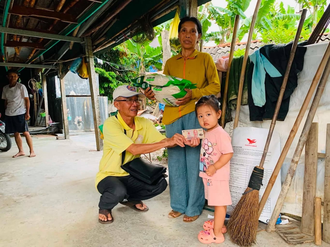 Từ thiện mùa Phật đản — 26