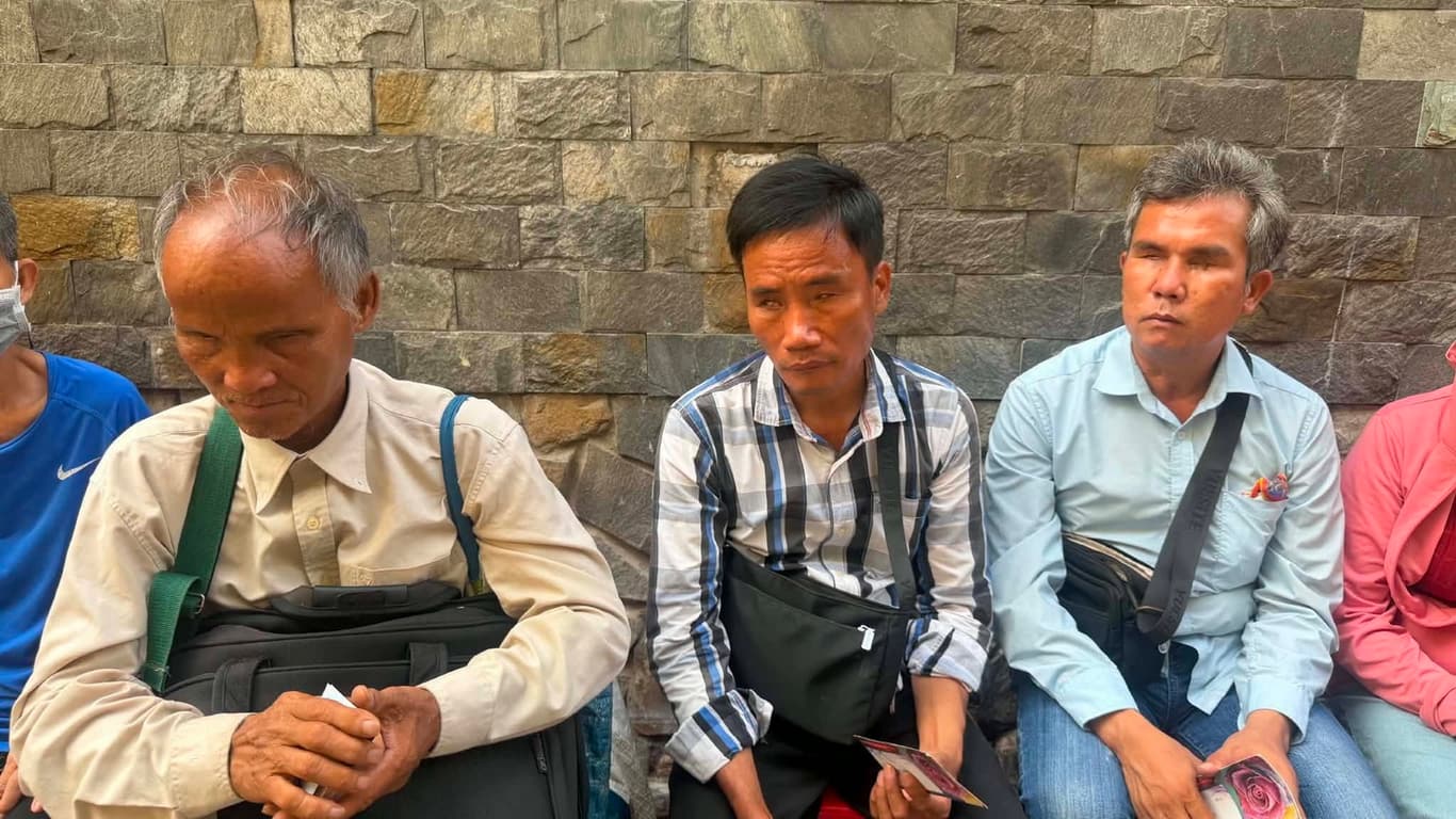 Từ thiện mùa Phật đản — 3