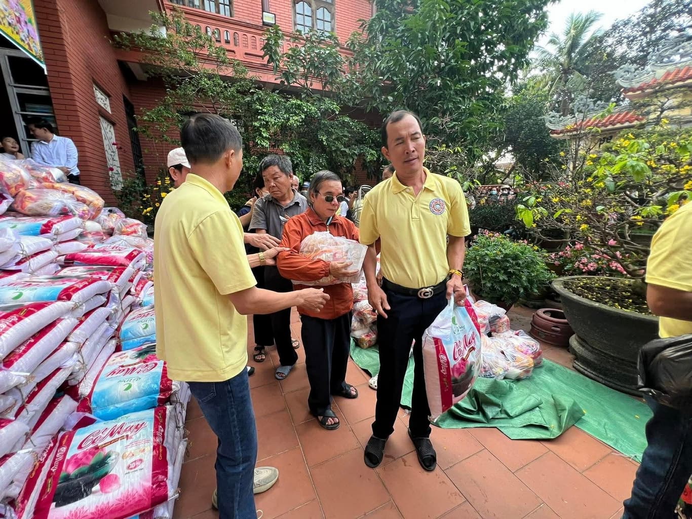 Từ thiện Tết Huế — 39