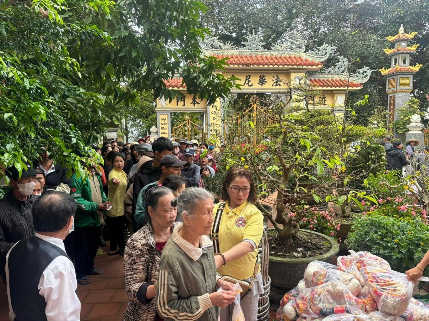 Từ thiện Tết Huế — 33
