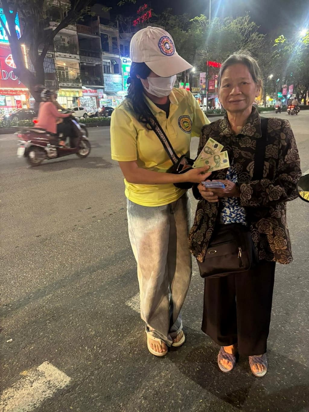 Từ thiện Tết Huế — 64