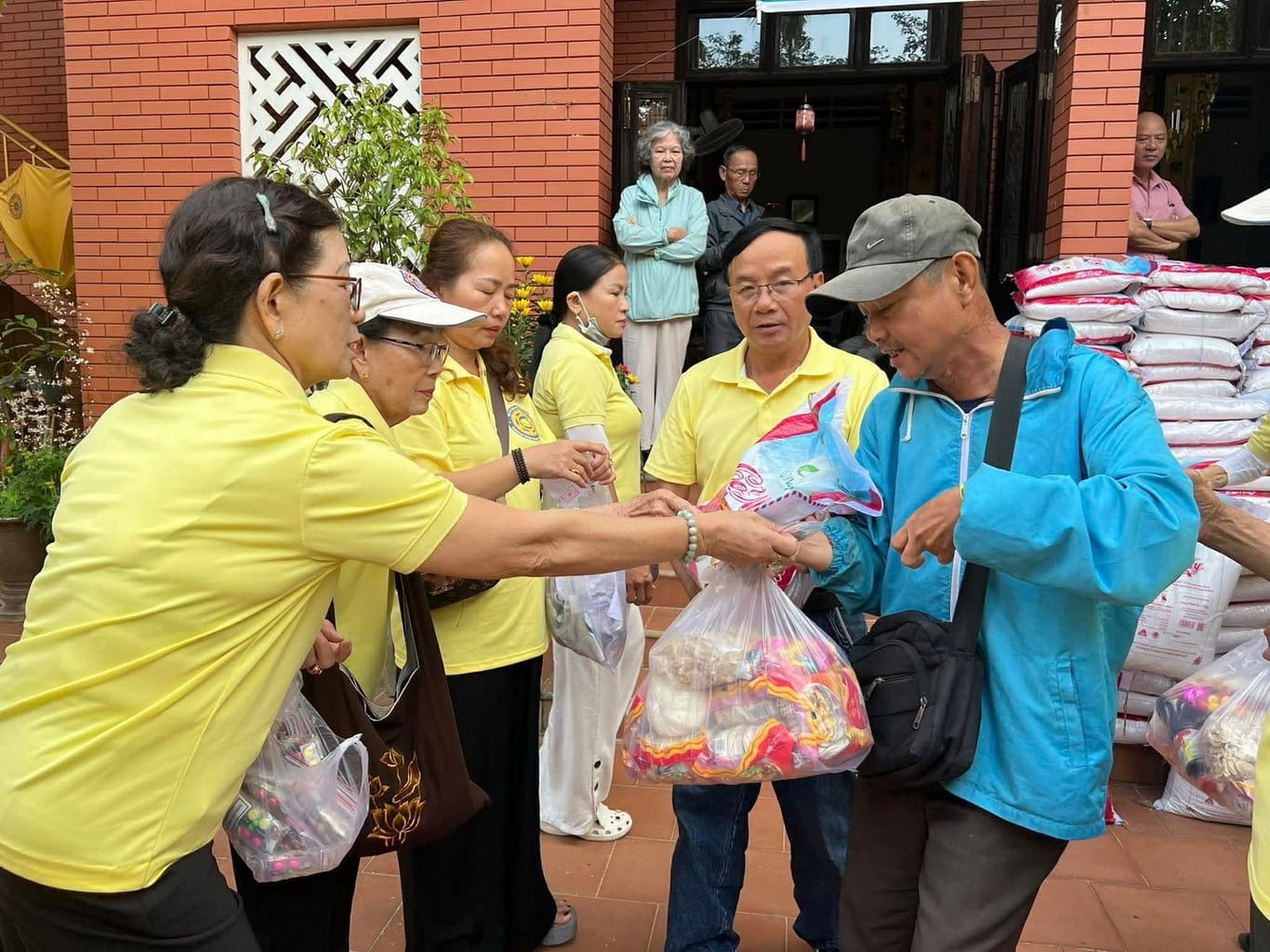 Từ thiện Tết Huế — 26